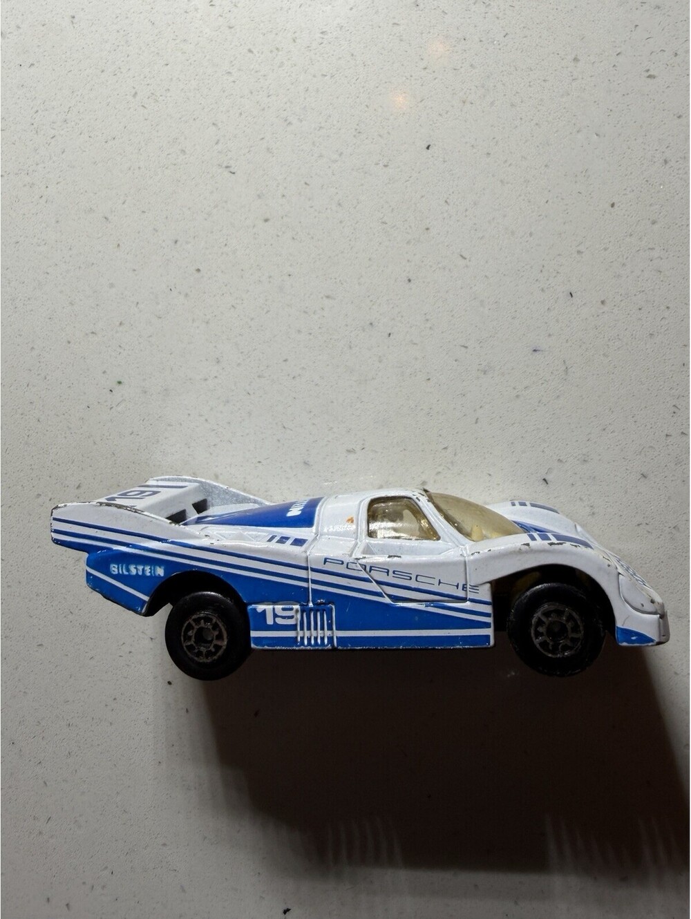 Maisto Porsche 956 White Bilstein #19 Racecar 1/64 Diecast Vehicle Car